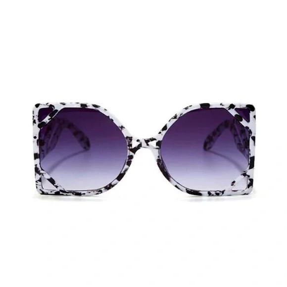 Oversized Geo Frame Sunglasses - Picture 2 of 3